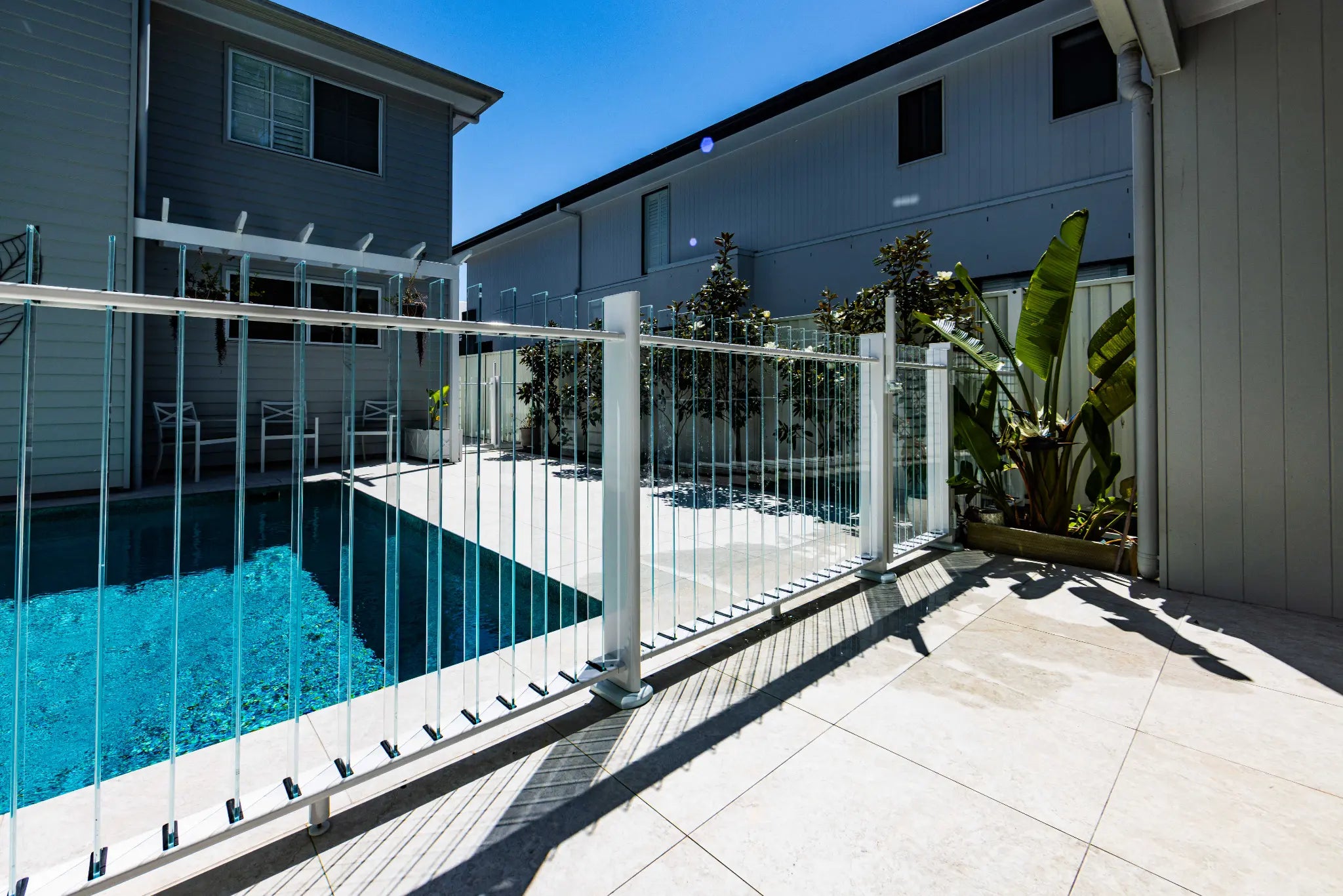 Flo Glass pool fencing installation